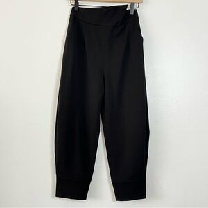 Blancore Black Tapered Cropped Pants in Black size‎ small